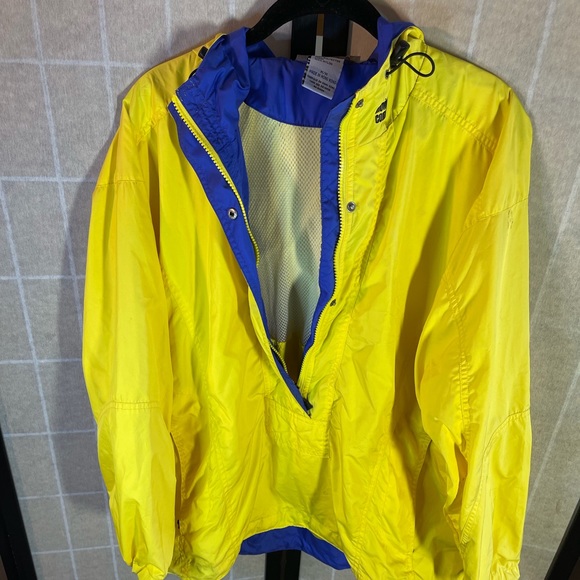 Moving Comfort Running Shell Jacket - Picture 4 of 6